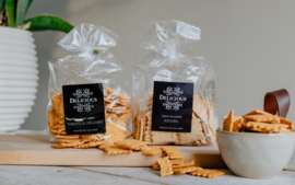 BORRELEN | Toast tomaat & oregano