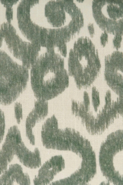 ZUSSS | Kussen ornament print en madeliefjes - Saliegroen/ecru