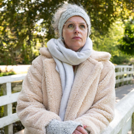 Sjaal Met Verhaal Haarband Granny Square Lichtgrijs