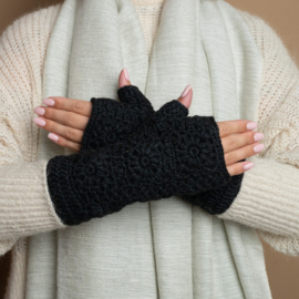 Sjaal Met Verhaal Handwarmers Granny Square Zwart