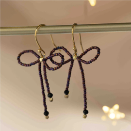 A Beautiful Story Oorbellen Bow Zwarte Onyx Bordeauxrood