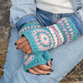 Sjaal Met Verhaal Handwarmers Granny Square Turquoise Roze