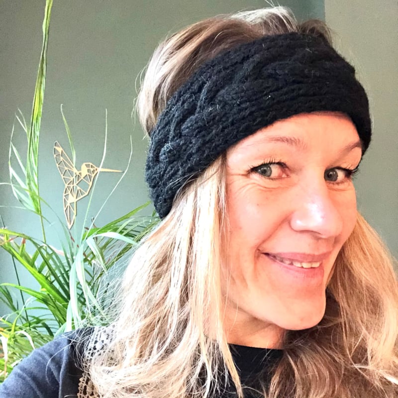 Overeenkomend Geniet zwaarlijvigheid Sjaal Met Verhaal Haarband Kabel Zwart | Kleding | De Buurvrouw Gorinchem