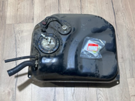 Brandstoftank met pomp (gebruikt)