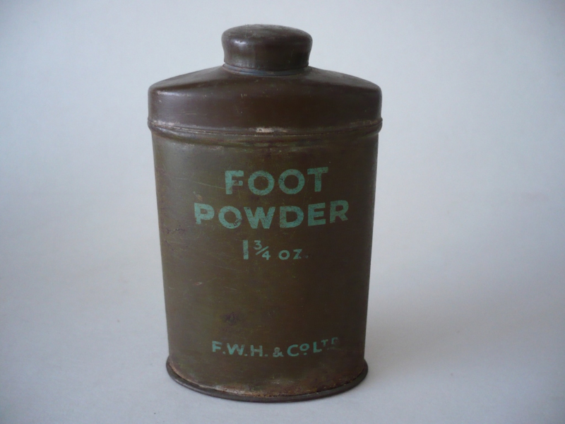 Foot powder Engels, WW2