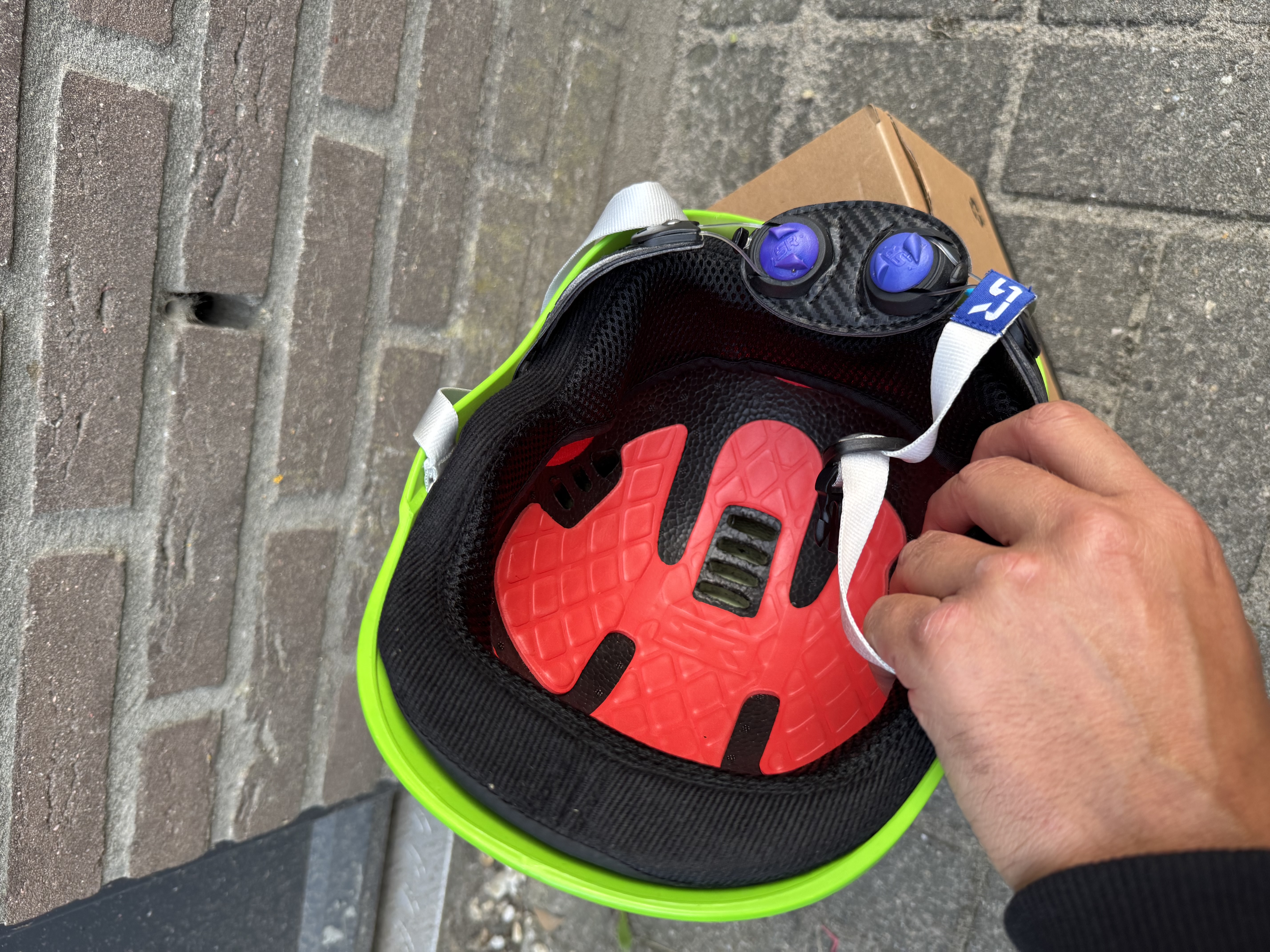 Shred ready  adjustable helmet  helder groen maat medium- Large