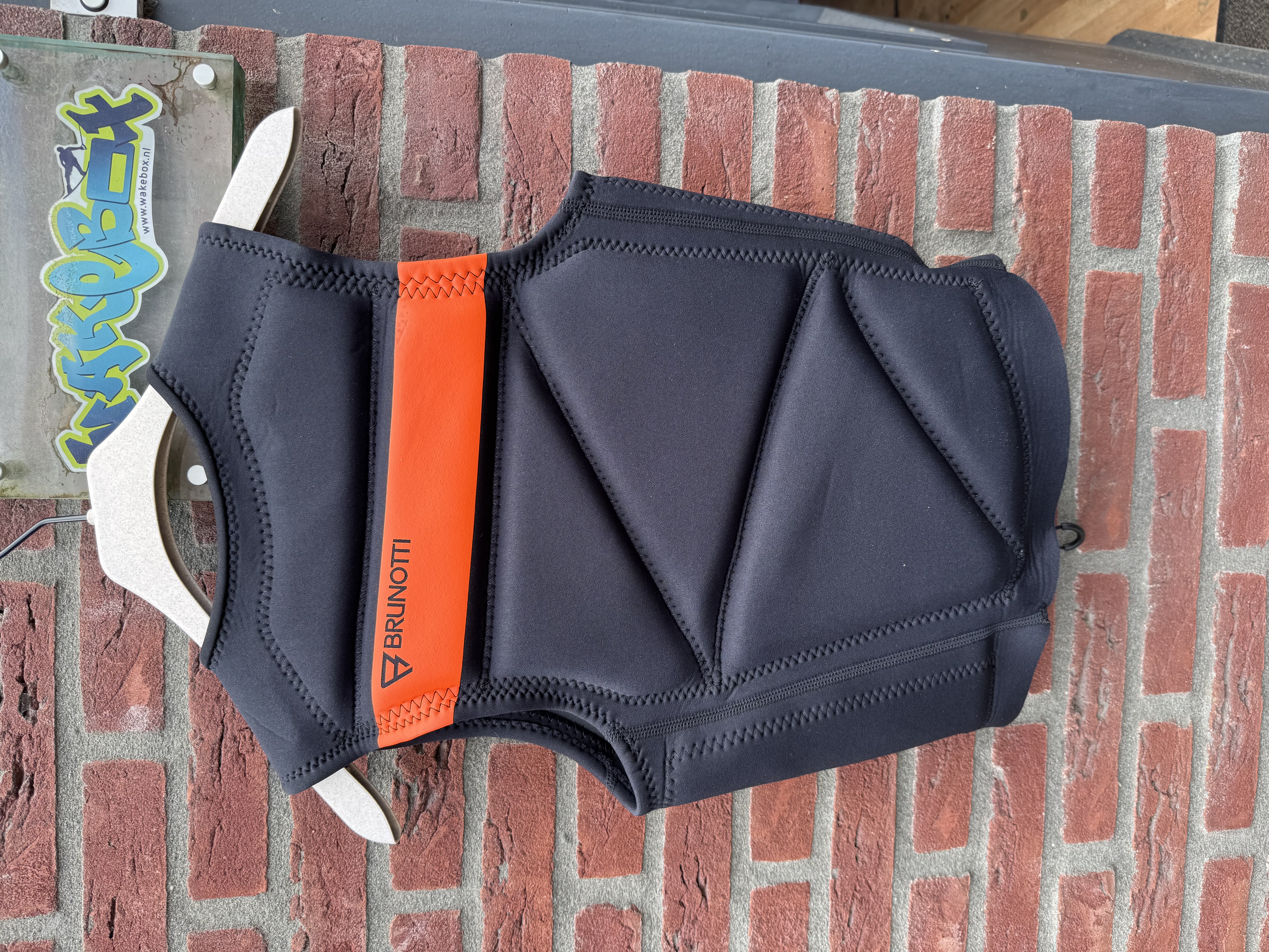 Brunotti impact vest zware met oranje maat XS