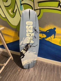 Liquid force omega Pegaso 138 cm boot wakeboard inclusief binding 40-45