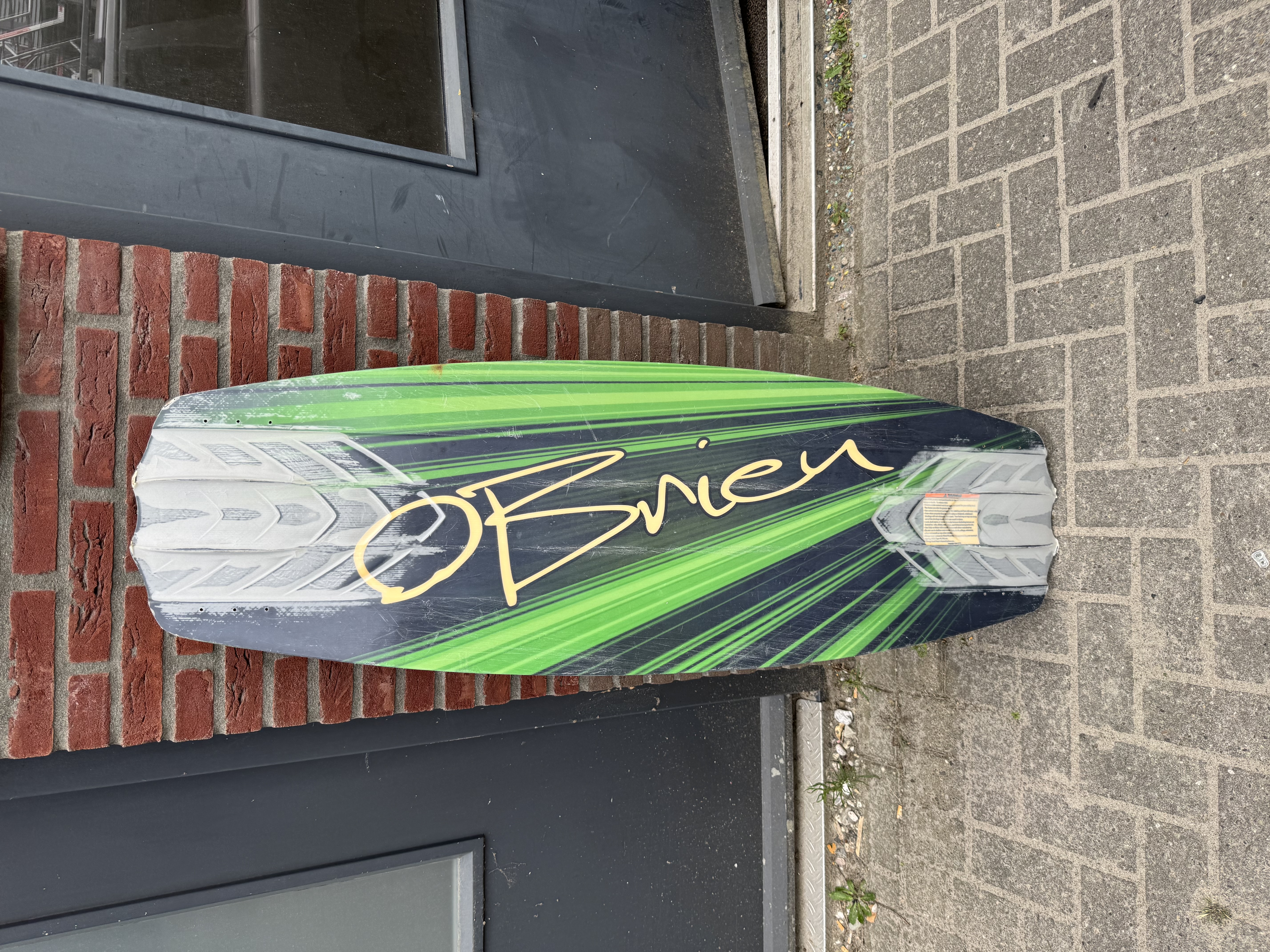 O’Brien spark 137 cm hybrid boat/cable wakeboard met ongelijke binding maat 44