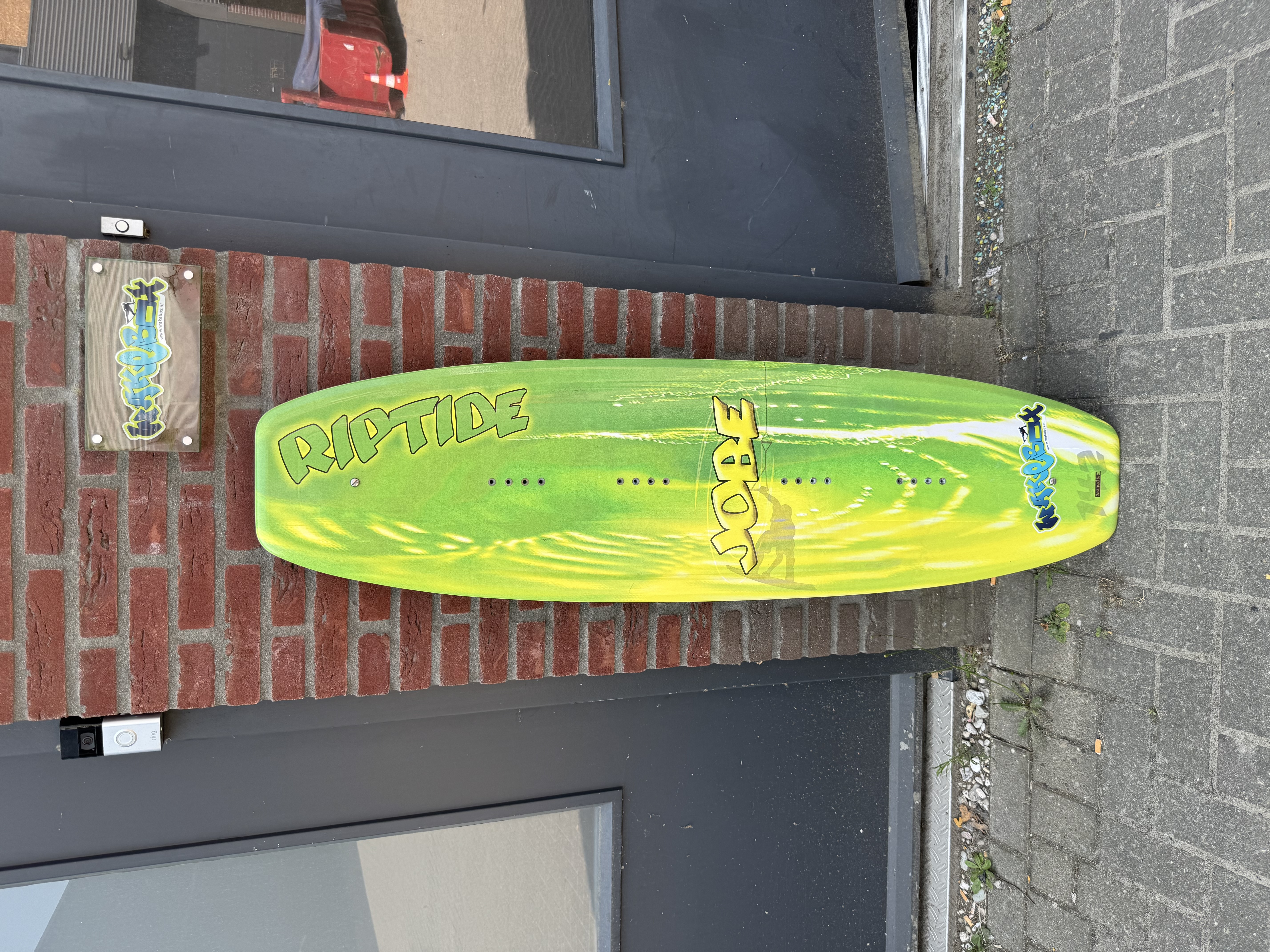 Jobe riptide  142 cm weinig gebruikt boot wakeboard