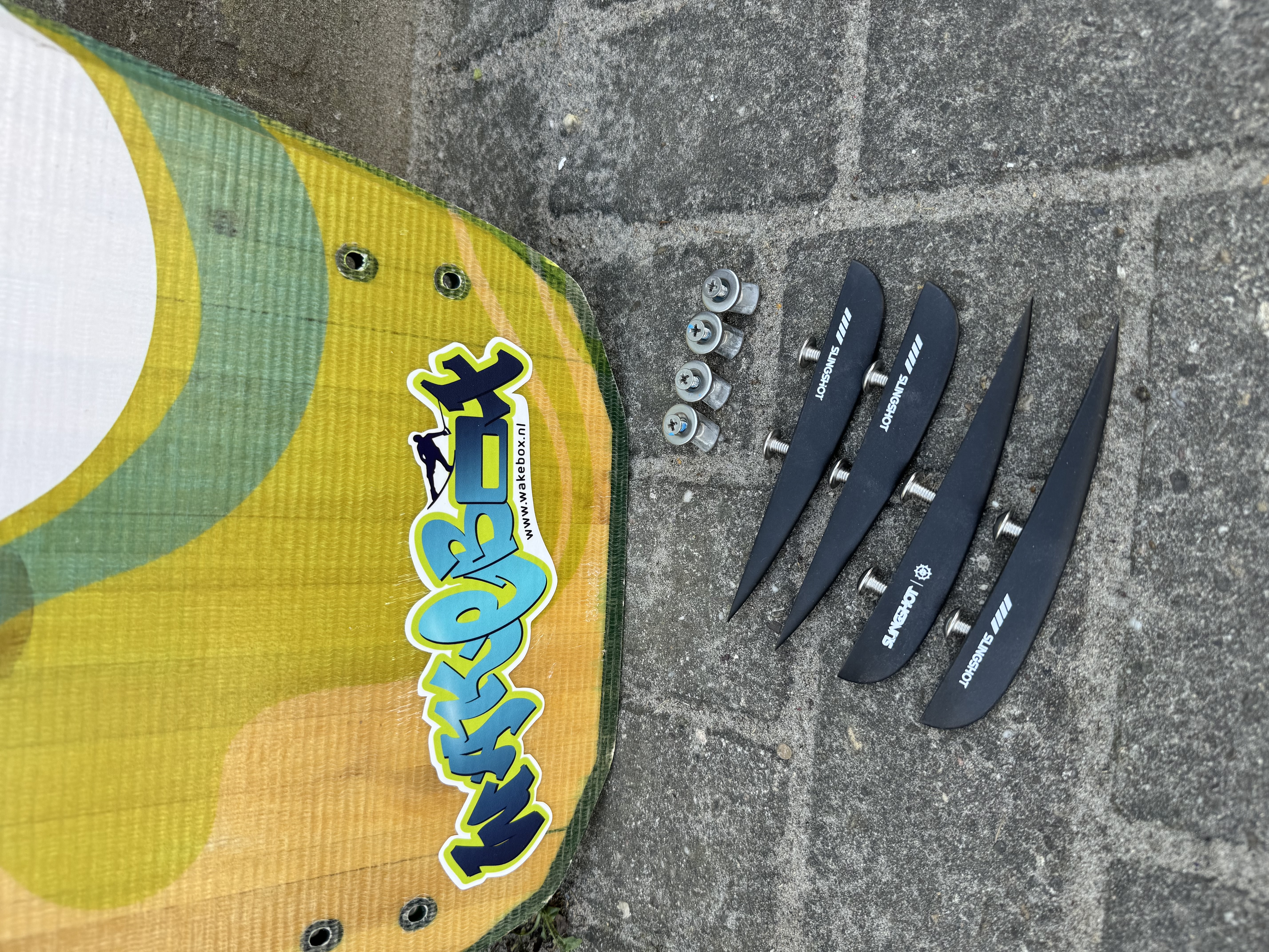 Slingshot recoil 138 cm cable/ boot / hybride wakeboard met afneembare vinnen