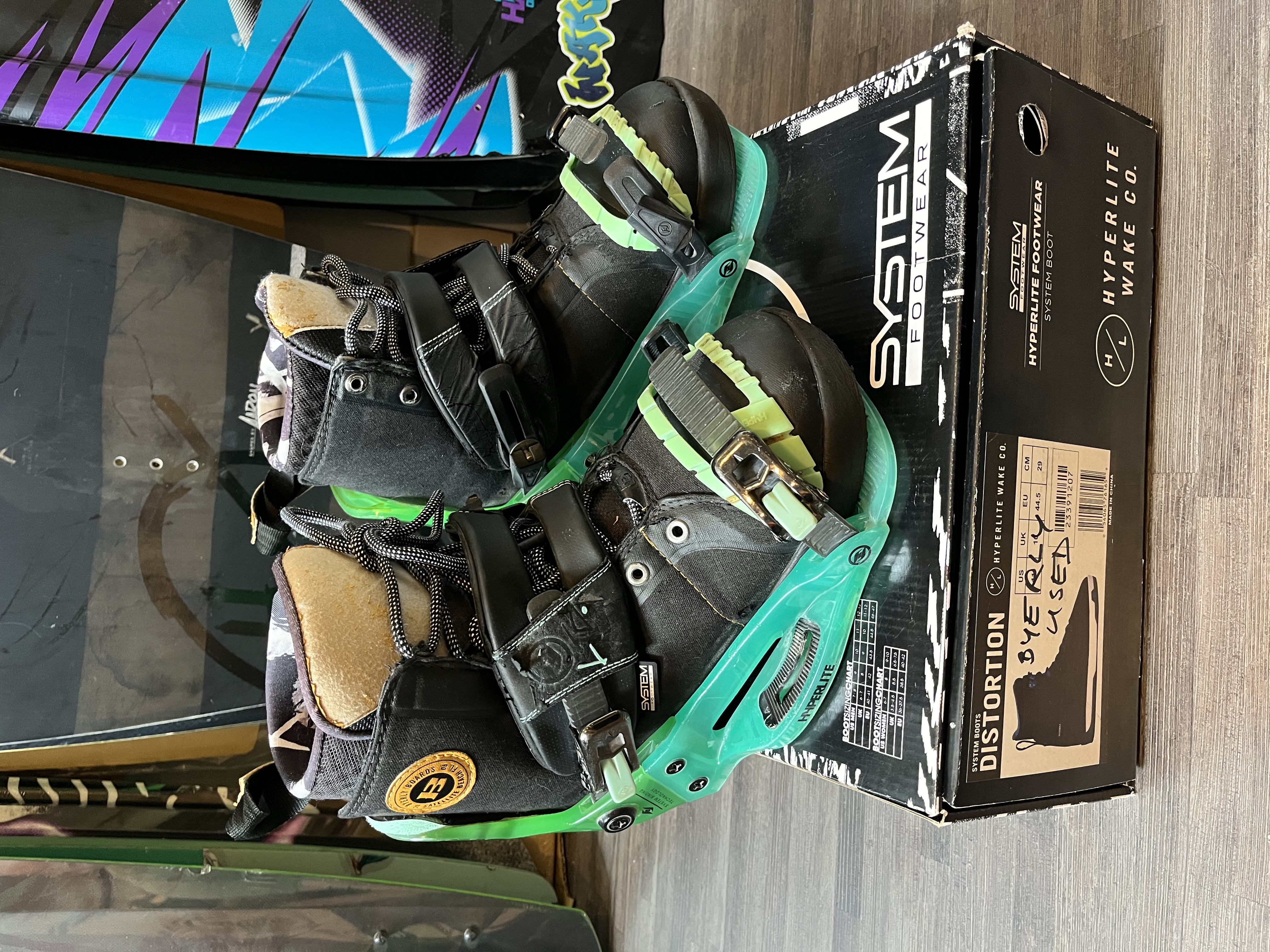 Byerly  brigade hyperlite  system boots  plus binding complete set 43-44