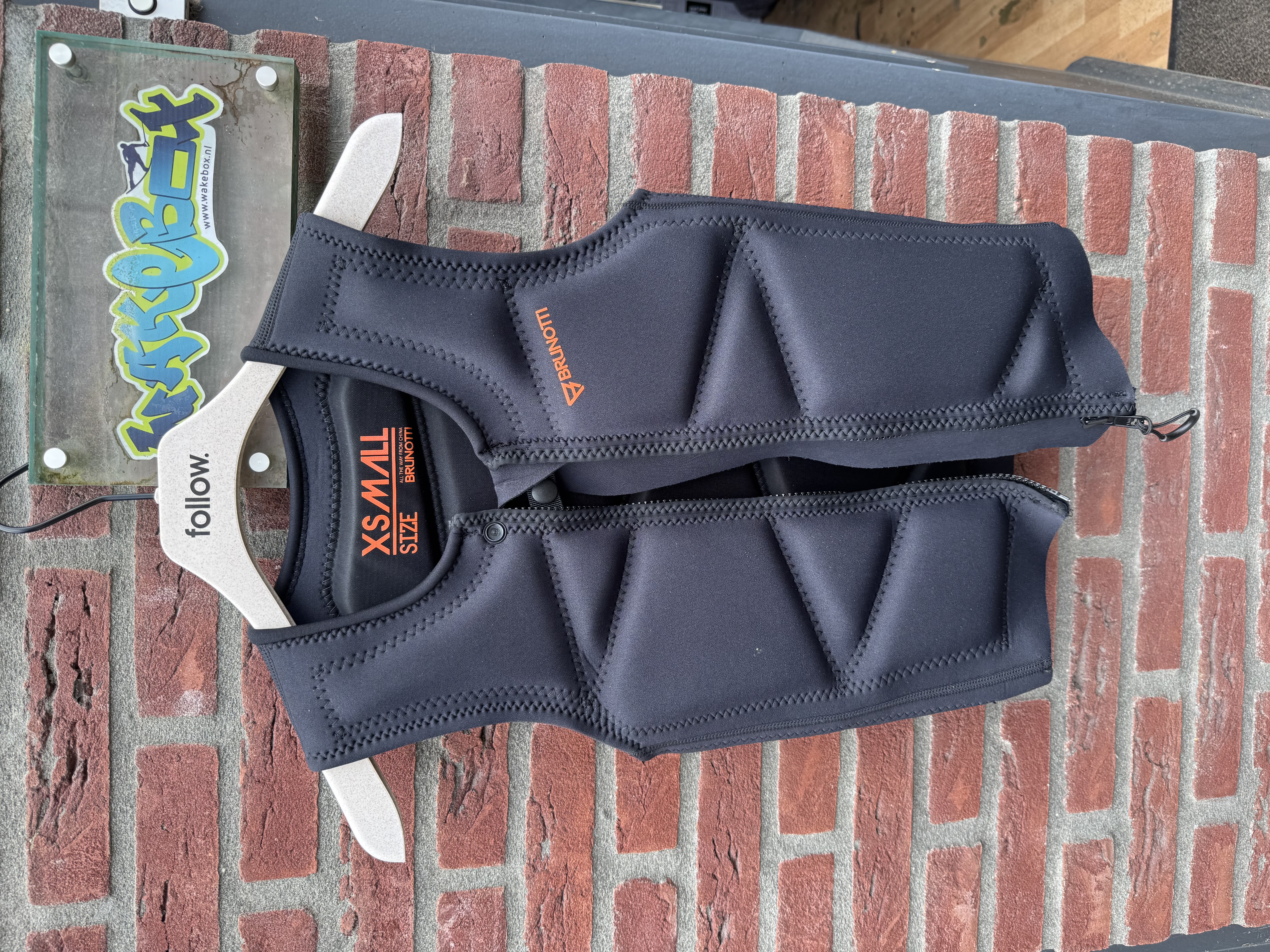 Brunotti impact vest zware met oranje maat XS