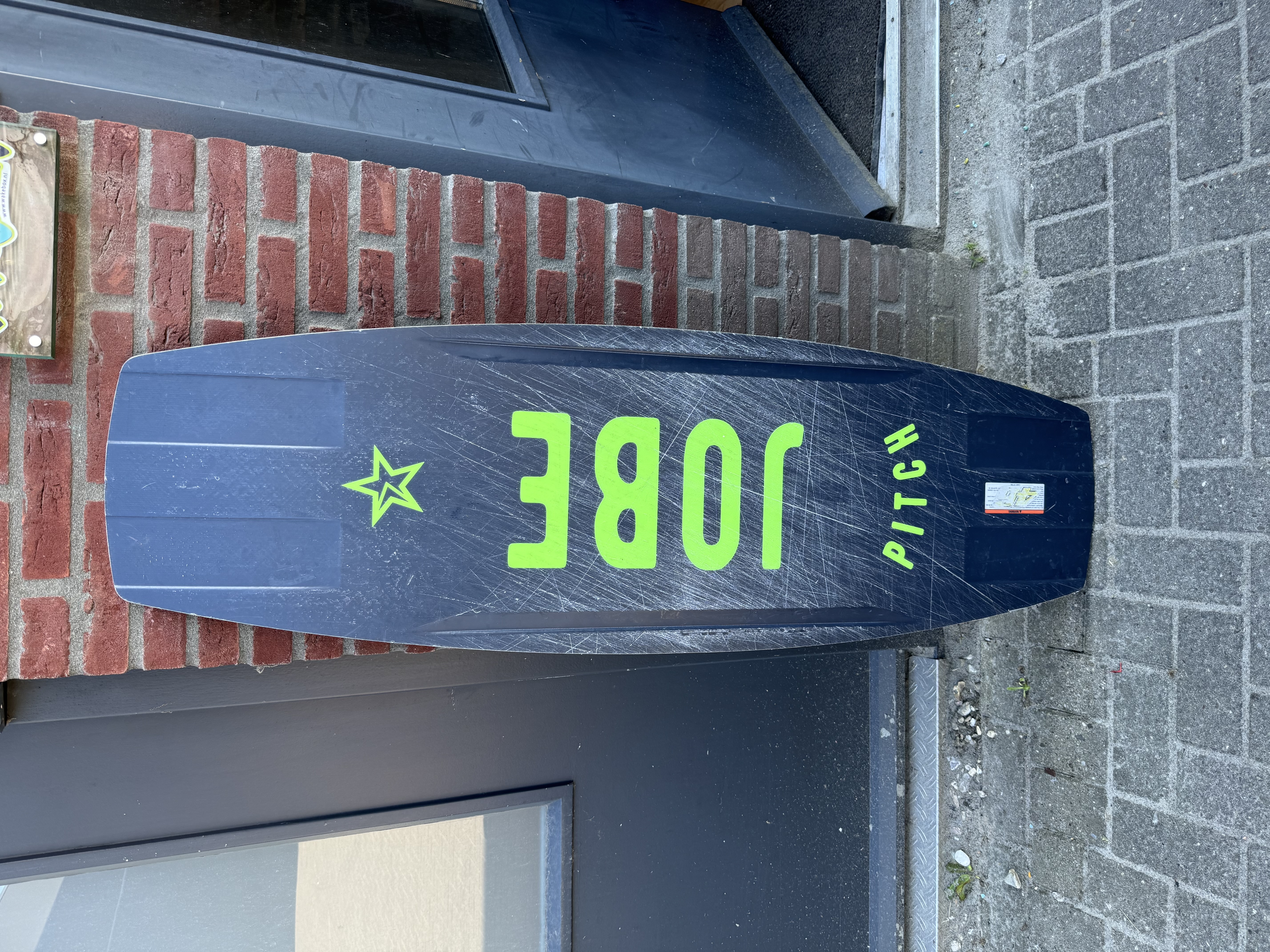 Jobe pitch met  grindbase 144 cm kabel wakeboard