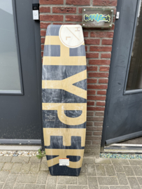 Kapotte hyperlite blacklist 152 cm  alleen voor decoratie wakeboard