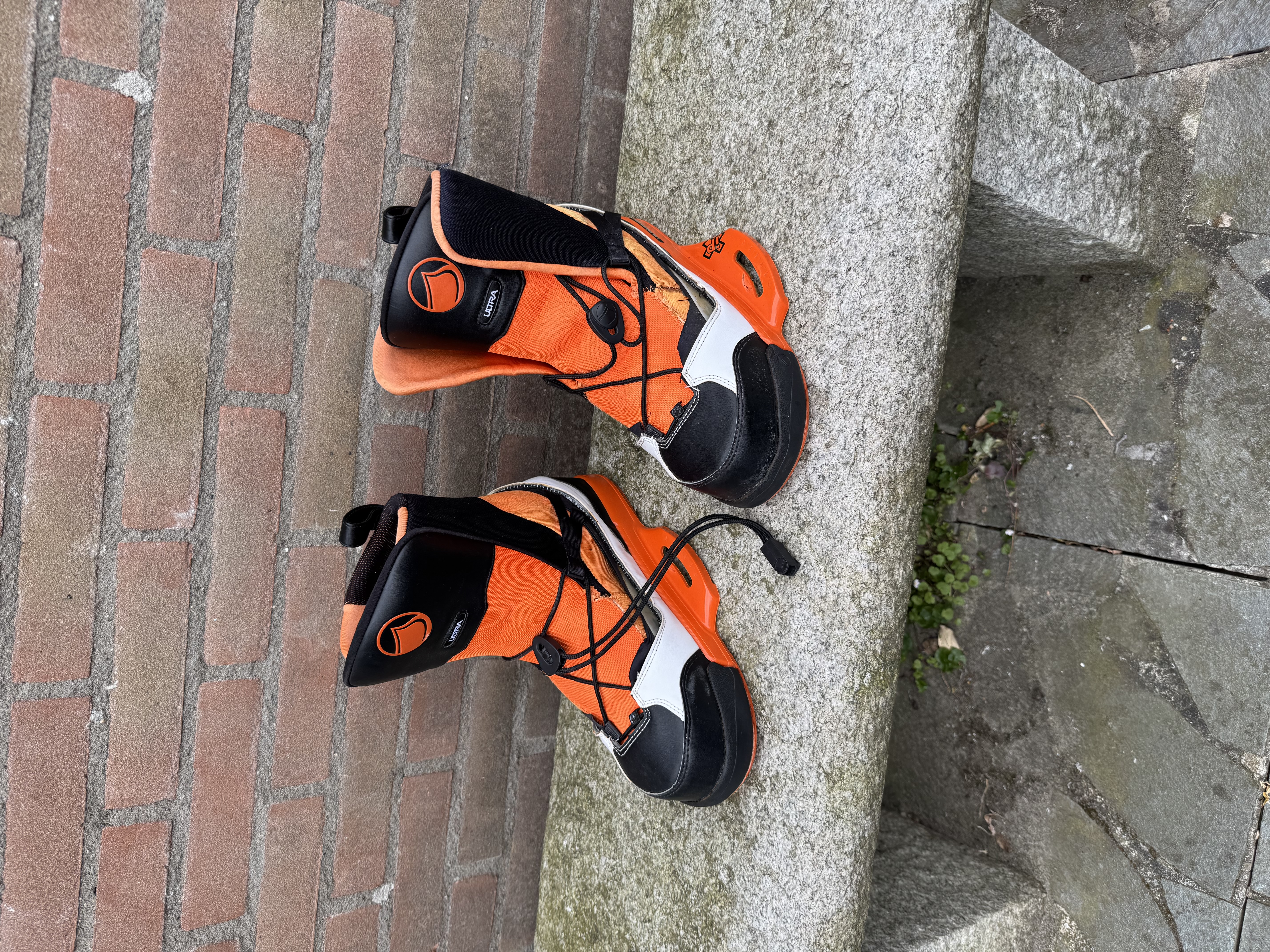 Liquid force ultra dichte teen binding maat 43-44 met schade