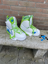 Liquid force Harley dichte teen maat 42- 43 met reparatie