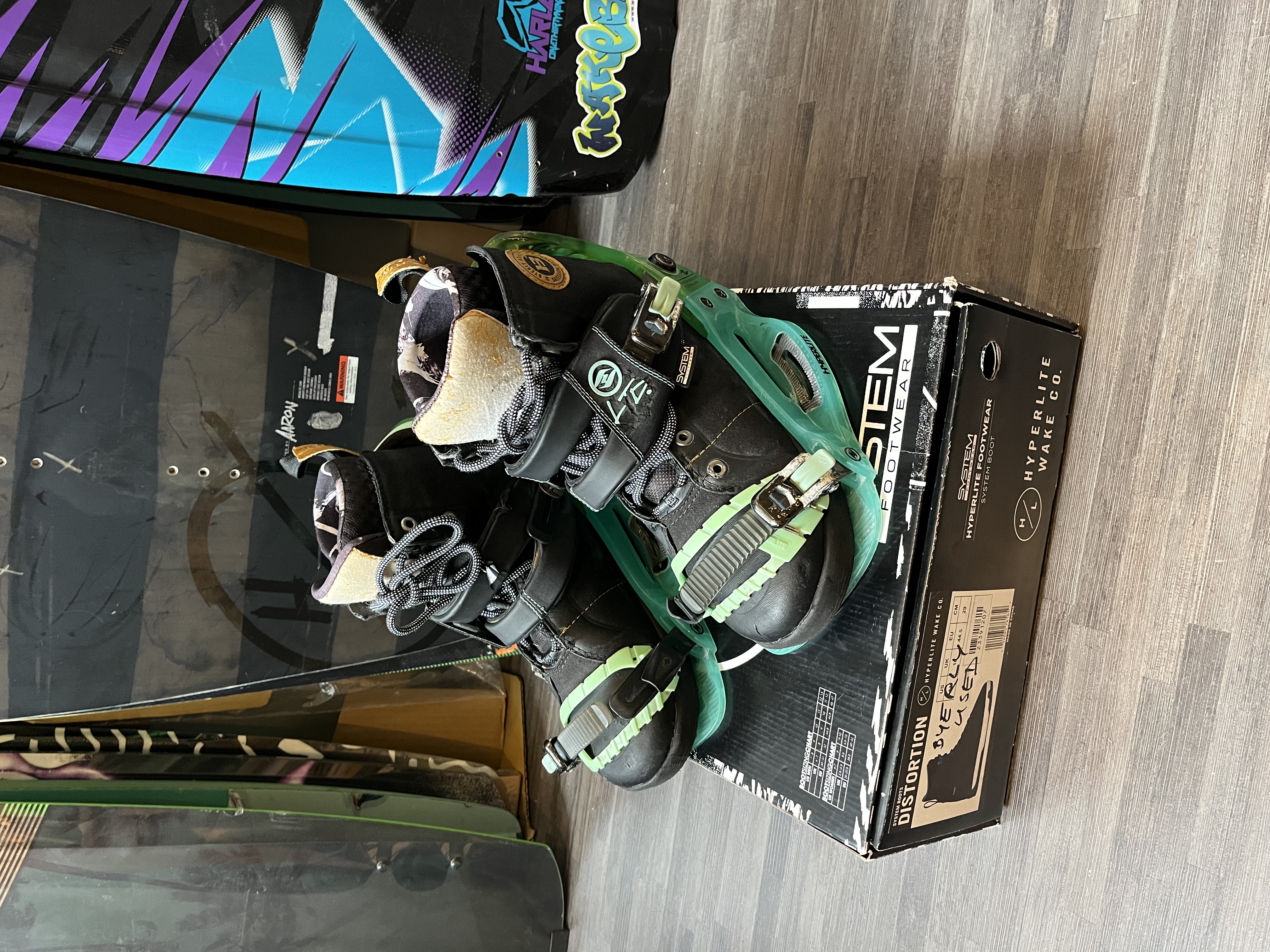 Byerly  brigade hyperlite  system boots  plus binding complete set 43-44
