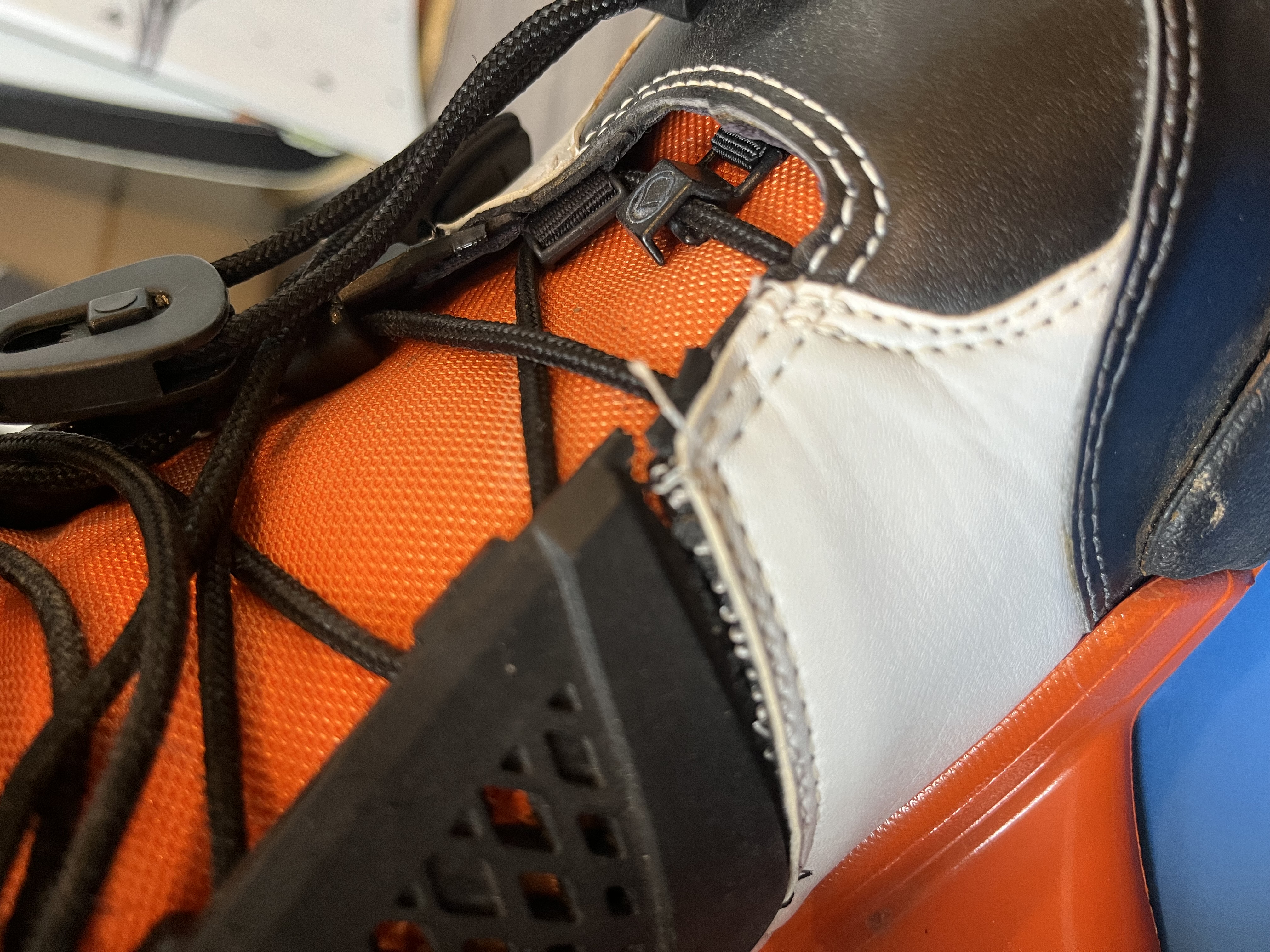 Liquid force ultra dichte binding met schade maat 40-42