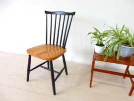vintage stoel spijlenstoel jaren 60 Tapiovaara pastoe stijl