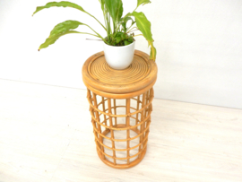 retro vintage bijzettafel plantentafel jaren 70 rotan riet bamboe