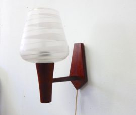 retro vintage Wandlamp lamp teakhout melkglas jaren 50