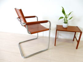 retro vintage stoel Linea Veam naar ontwerp Mart Stam leer