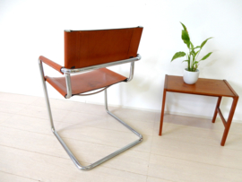 retro vintage stoel Linea Veam naar ontwerp Mart Stam leer