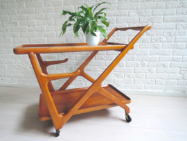 Vintage serveerwagen Cassina