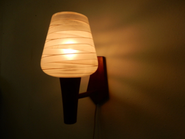 retro vintage Wandlamp lamp teakhout melkglas jaren 50