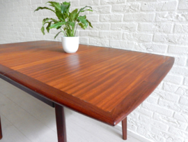 Eettafel jaren 60 Webe Louis Van Teeffelen