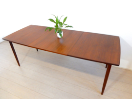 Vintage XXl eettafel Zweeds jaren 60 teakhout