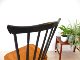 vintage stoel spijlenstoel jaren 60 Tapiovaara pastoe stijl