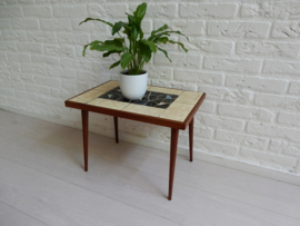Bijzettafel jaren 60 mimiset