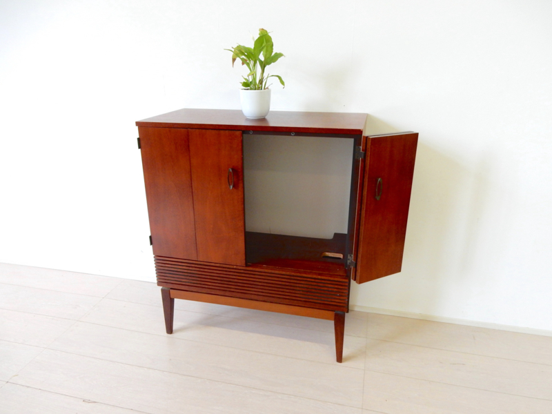 Bloeien inflatie verkopen retro vintage tv kast tv meubel dressoir jaren 60 / 70 | Sold Kasten |  viking-vintage