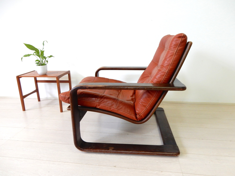 gekruld sessie Lezen retro vintage fauteuil stoel design jaren 60 leer hout | Sold Zitmeubels |  viking-vintage