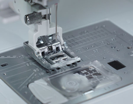 JANOME skyline S7 AE