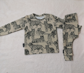 Sweater tijger zand