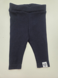 Mutsje newborn fijne rib navy