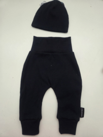 Mutsje newborn fijne rib navy