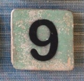 Houten Scrabble cijfer 9