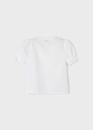 Prachtige poplin blouse van Mayoral in het offwhite.