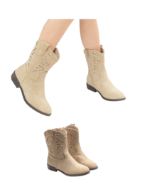 Mooie zandkleurige , suede cowboylaars met goudkleurige details.