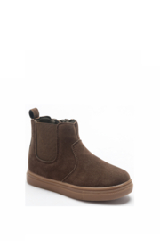 Stoere suède look schoenen in het bruin.