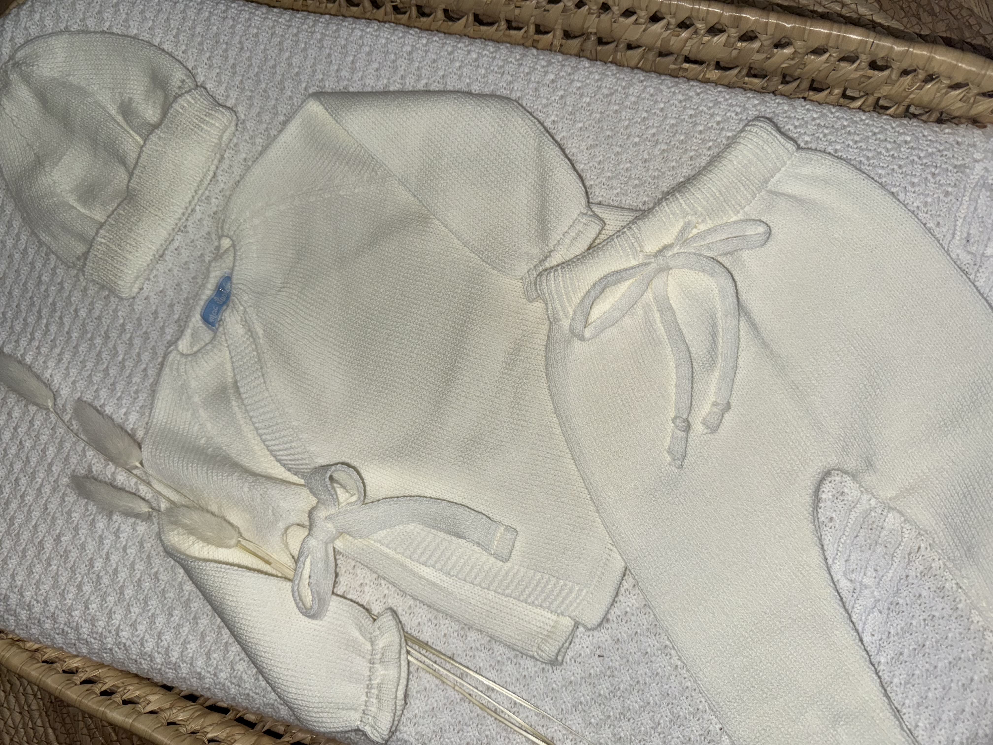 Fijn gebreid 3-delig setje van Mac Ilusion in de kleur offwhite/Crudo.