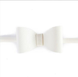 Prachtige haarband met een strik in het gebroken wit.