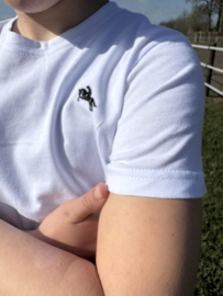Mooi wit shirtje met een mooi logo.