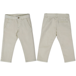 Mooie basis broek van Mayoral in het zandkleur.