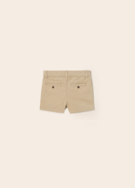 Basis short van Mayoral in de kleur beige.