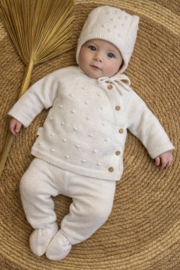 Schattig 3-delig stelletje fijn gebreid in het wit.